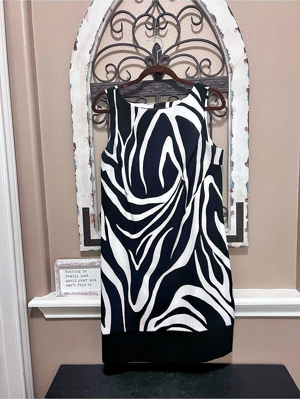 AGB Dress Abstract Maxi Dress in Black & White Size 12 Like New